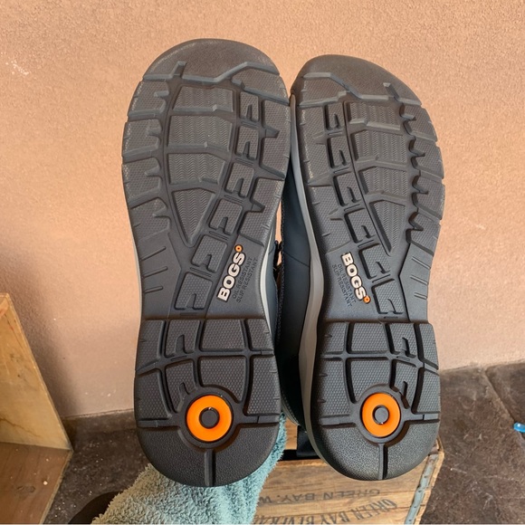 Bogs Men’s Shale Mid Safety Toe Shoes - Picture 8 of 10